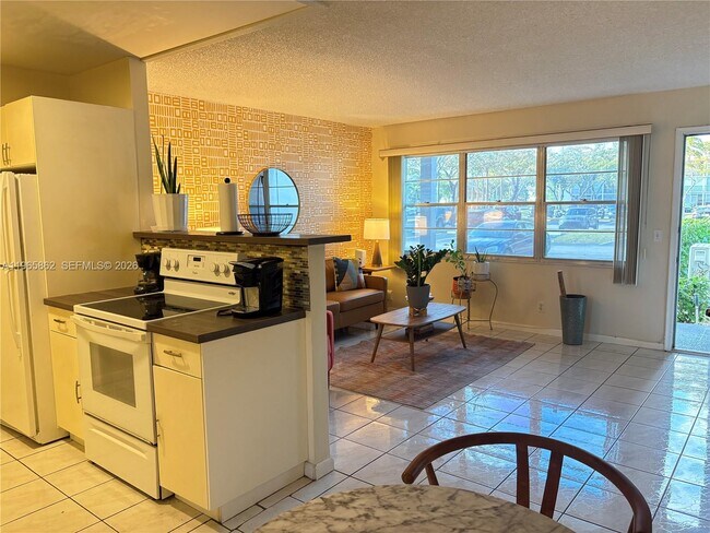 Foto del edificio - 13250 SW 4th Ct