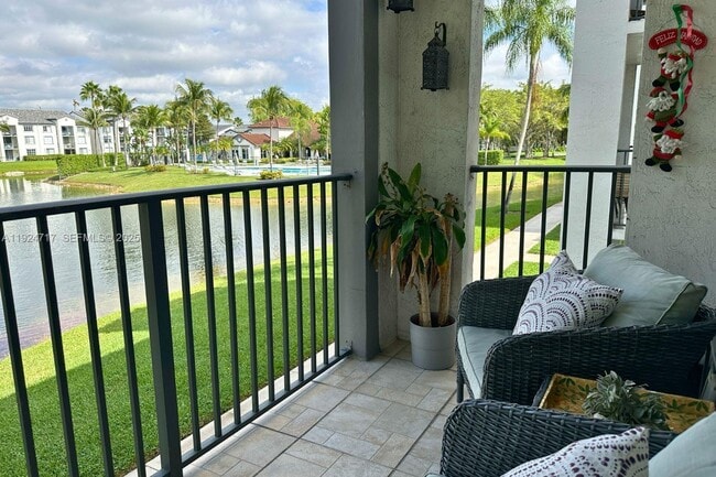 Foto del edificio - 4350 NW 107th Ave