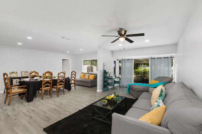 Foto del edificio - 25781 Interlechen Dr