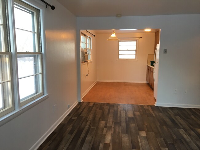 Building Photo - 1515 Kensington Dr
