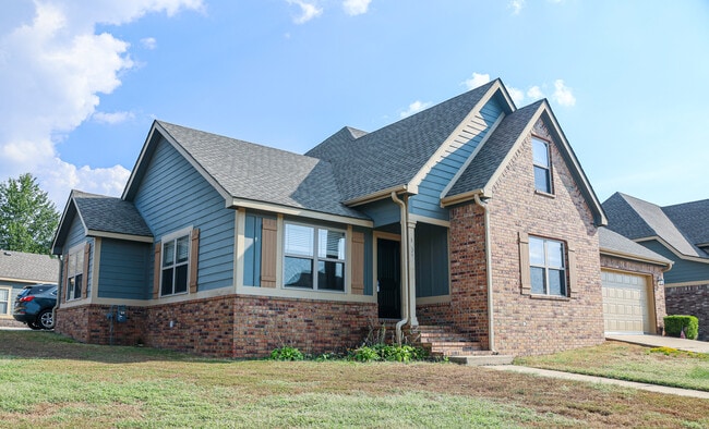 1406 WillowBrook Circle - Willowbrook Duplexes