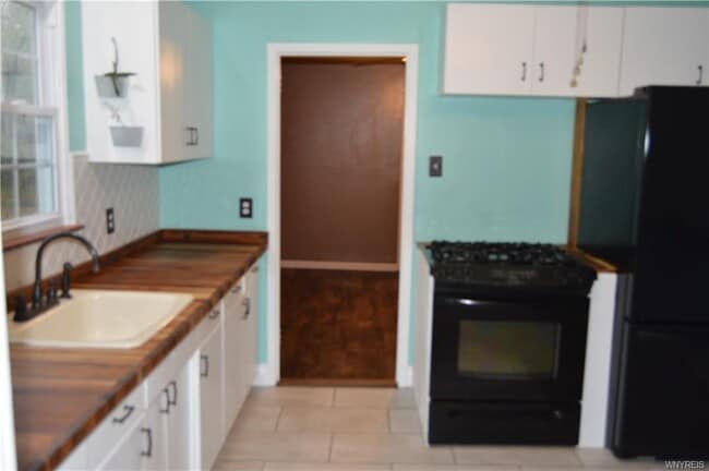 Building Photo - Single Family Home at 463 Campus Dr , Amherst