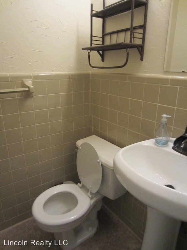 Building Photo - 4 br, 2.5 bath House - 2508 Jerry Jones Drive