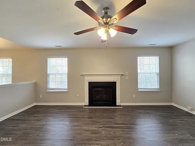 Foto del edificio - 3821 Tyler Bluff Ln