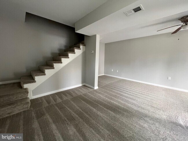 Building Photo - 44978 Serenity Farm Ln