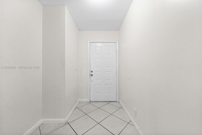 Foto del edificio - 4241 SW 71st Ter