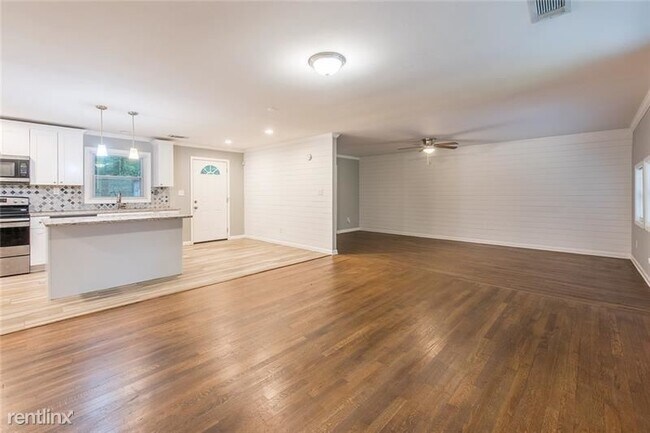 Building Photo - 3 br, 2 bath House - 833 Harwell Road NW