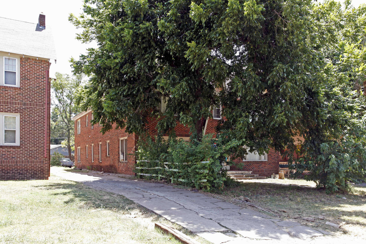 Building Photo - 420 NW 26th St