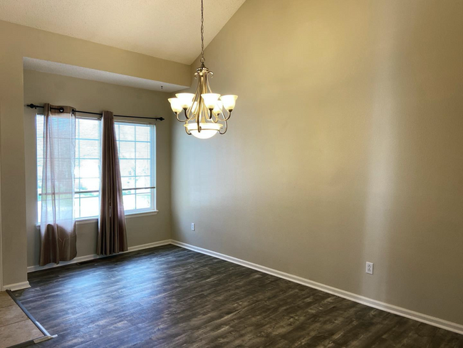 Building Photo - 4822 Tarcoola Ln