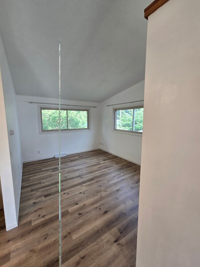 Foto del edificio - 1542 W River Dr