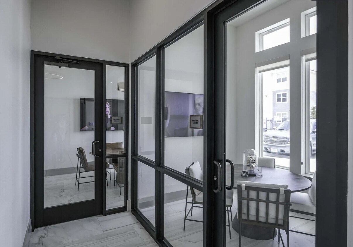 Foto del edificio - 13958 Cottingham St