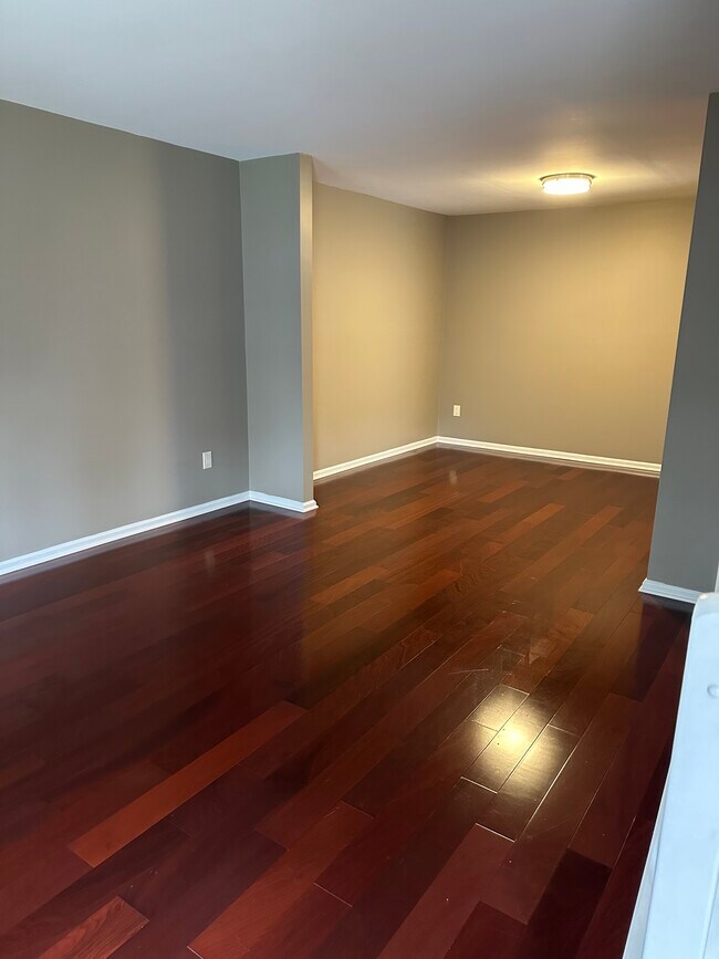 Building Photo - 2205 Gramercy Way