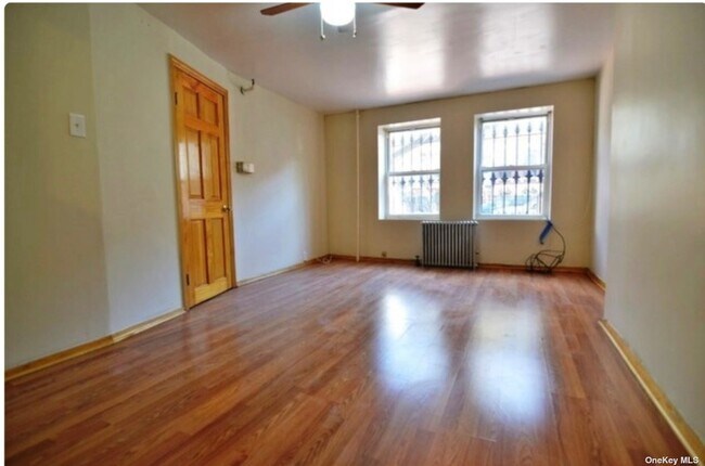 Foto del edificio - 809 Greene Ave