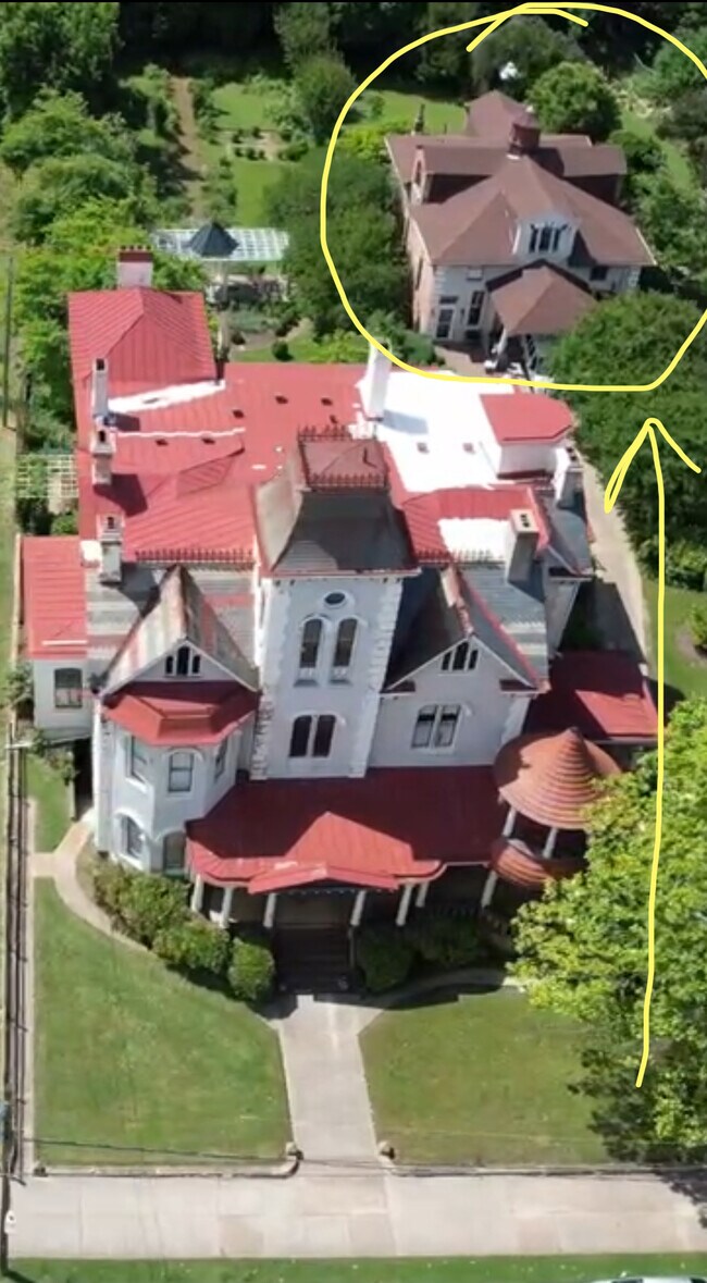 Carriage house sits behind the main house - 862 Main St
