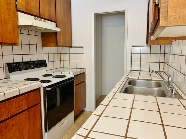 Building Photo - 1471 Gabilan Dr