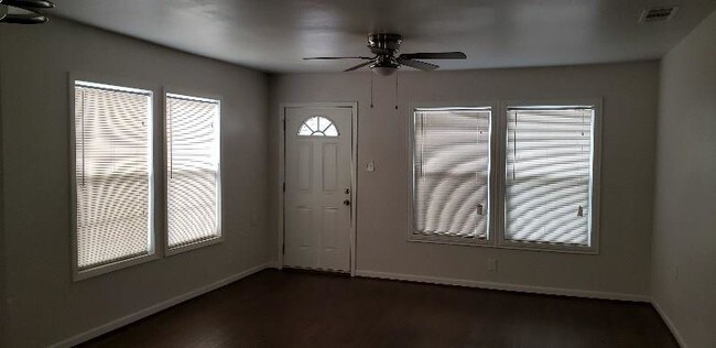 Foto del edificio - 1630 Kyle Ave