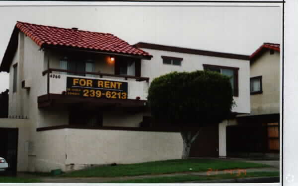 Building Photo - 4252 Winona Ave