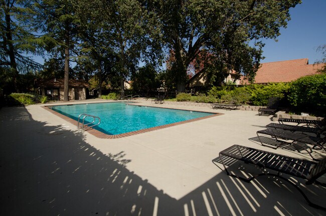 Foto del edificio - 100 Northcreek Cir