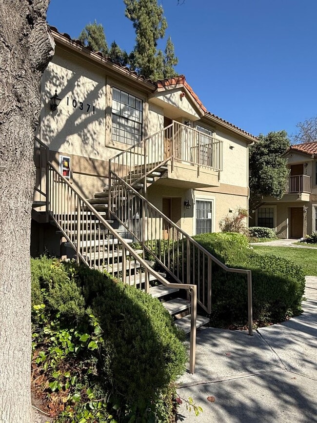 Building Photo - 10371 Azuaga St