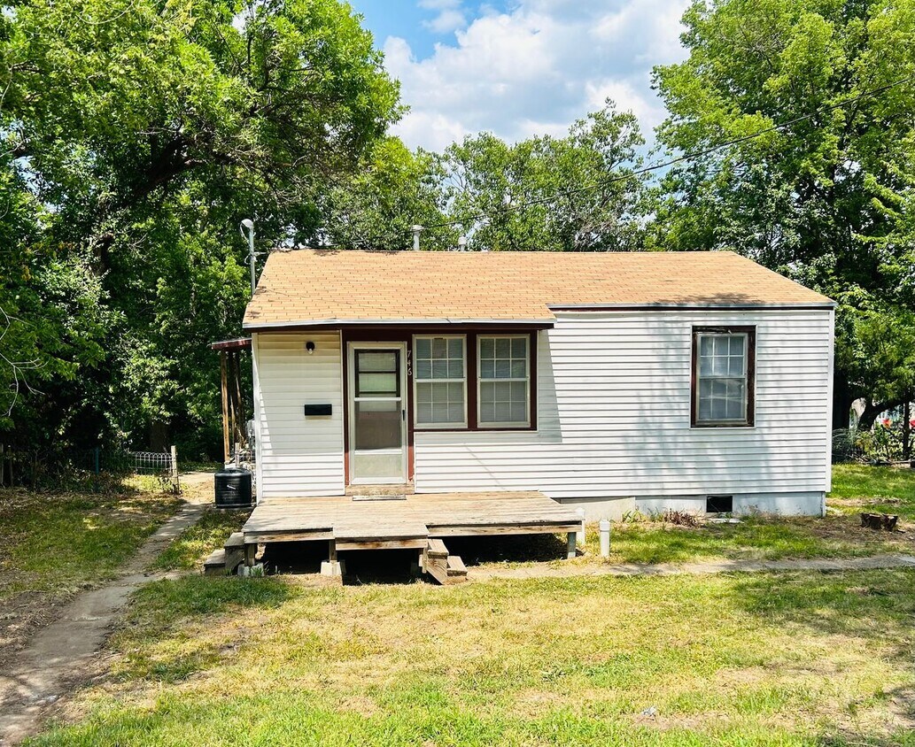 Foto principal - Move In Ready! 2 Bedroom House