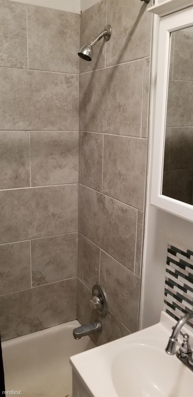 Building Photo - Studio, 1 bath  - 381 Central Ave Apt 1A