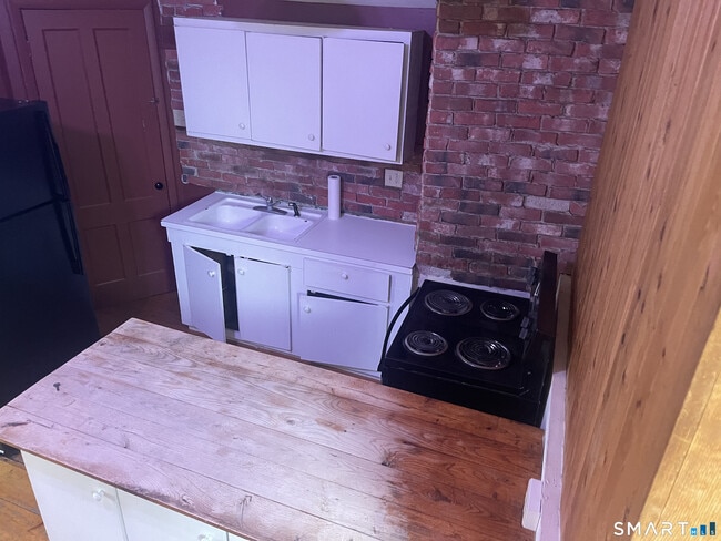 Foto del edificio - 1633 Main St N