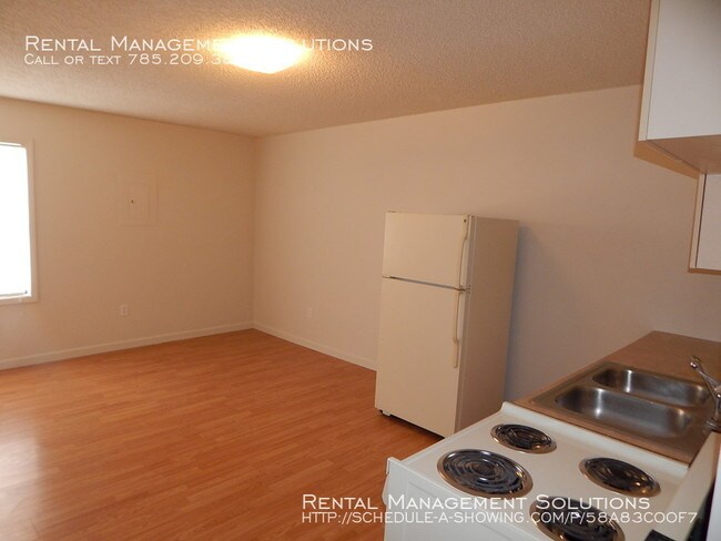 Building Photo - Franklin Apartments- Studio