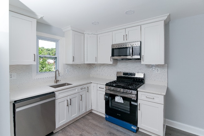 Photo - 9749 52nd Ave House