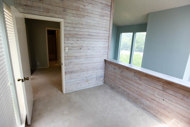 Foto del edificio - 1304 Azie Morton Rd