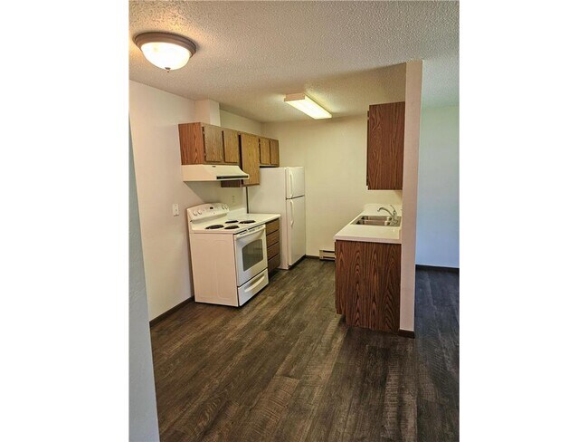 Foto del edificio - 551 Lakeview Rd