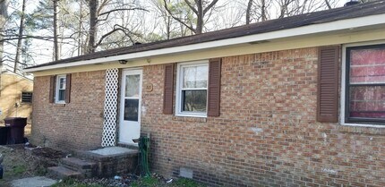 Building Photo - 313-313 Hurdle Dr