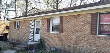 Building Photo - 313-313 Hurdle Dr
