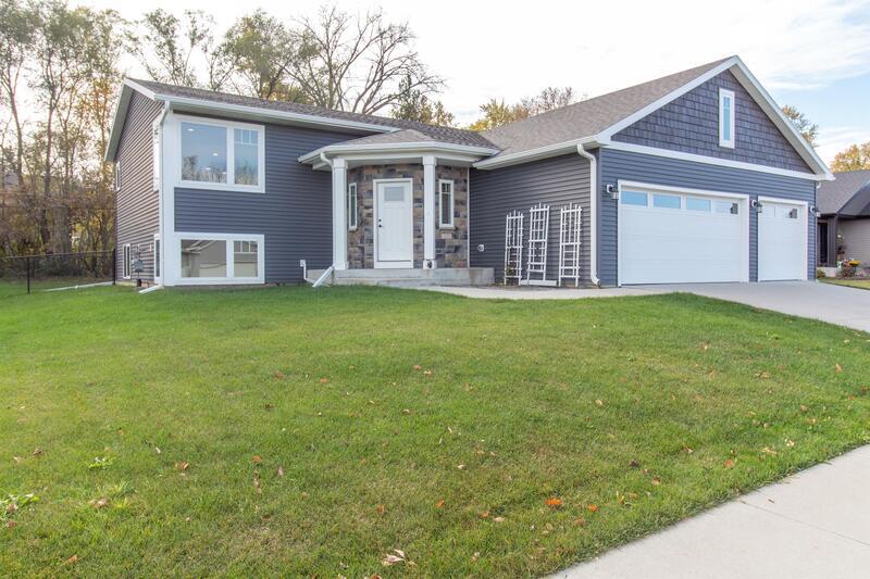 Primary Photo - 371 Brookestone Dr SE
