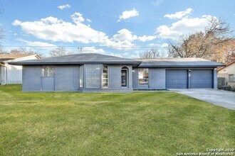 Building Photo - 4242 Bayliss St