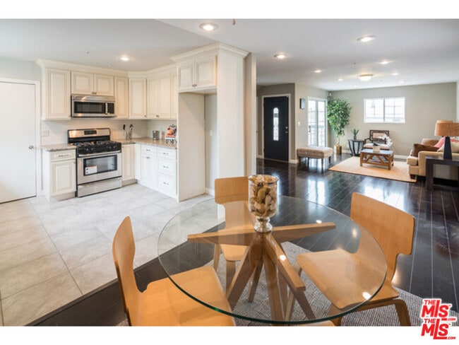 Foto del edificio - 705 N Dillon St