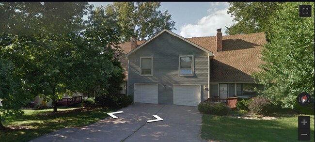 CASA DELANTERA - 8 NE 62nd Pl