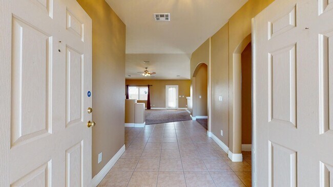 Foto del edificio - One Story Home Near Beautiful Mountain's Edge Community