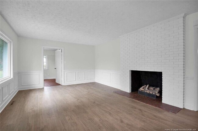 Foto del edificio - 301 Fairfield Rd