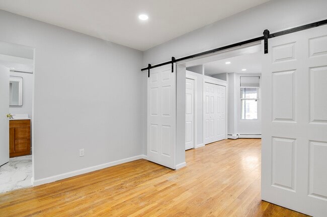 Building Photo - 325 57th St