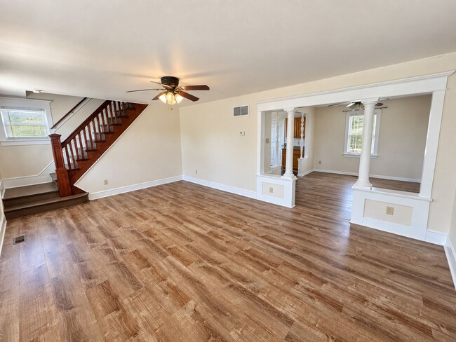 Photo - 1501 River Road House