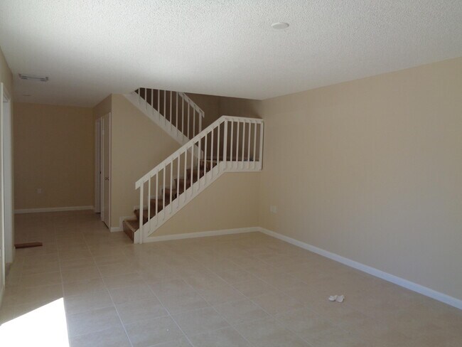 Building Photo - 505 5th Way