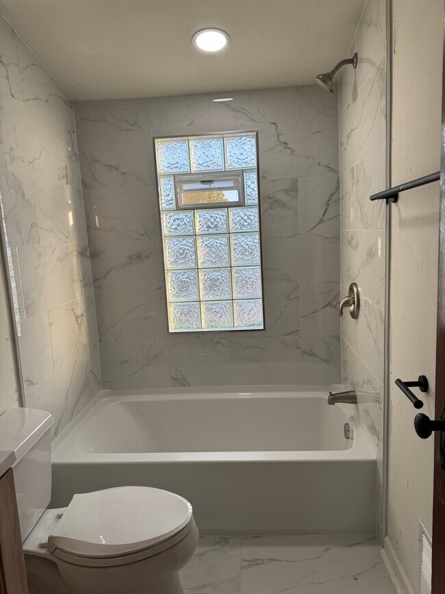 Foto del edificio - 1944 S 92nd St