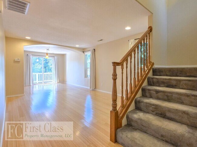 Foto del edificio - 503 SW 207th Ave