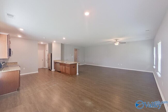 Building Photo - 1139 Freedom Pkwy