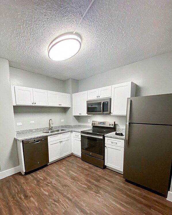 Clear Lake Place Apartments in Houston, TX