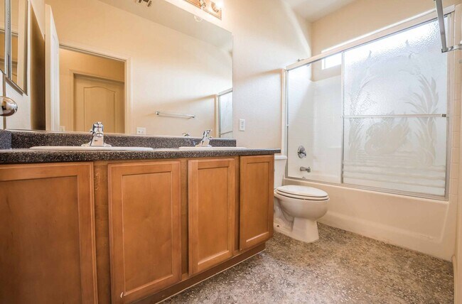 Foto del edificio - Introducing a 3 Bedroom property nestled i...