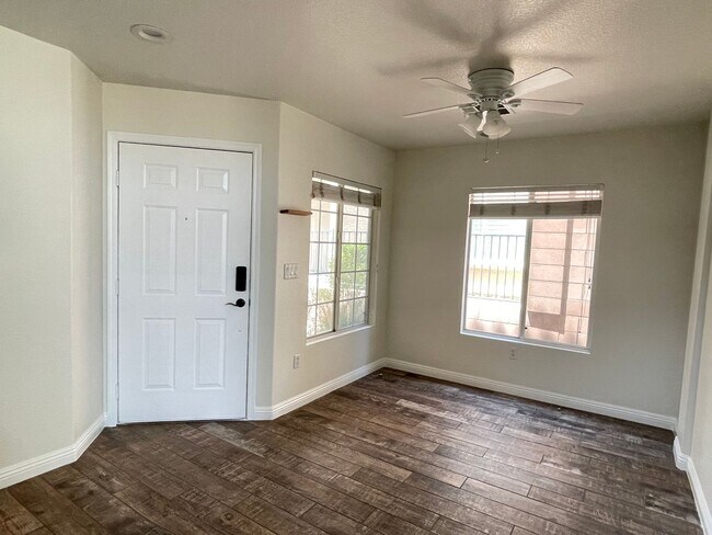 Building Photo - Summerlin Area Pool Home in Gated Community!