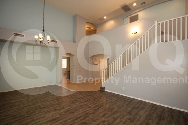 Building Photo - 16577 W Sherman St