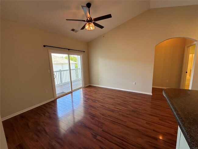 Building Photo - 33 Kassebaum Ln