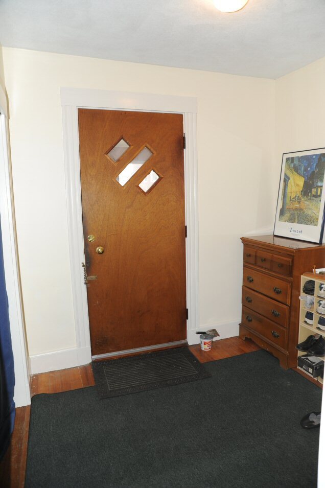 Entrance Foyer - 5 Davis Rd